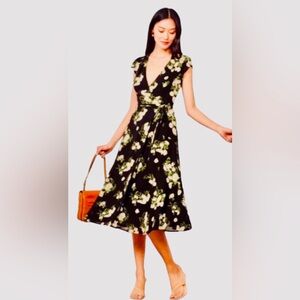 Reformation Short Sleeve Carina Midi Wrap Dress in Black w White Floral